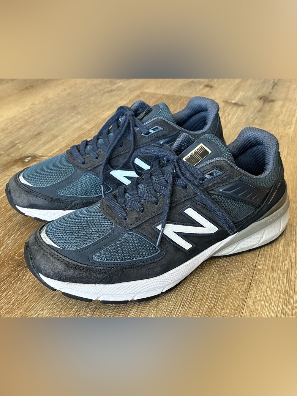 New Balance 990v5 Navy/Silver Sneakers Running Men’s Shoes Size 9.5 / 43 /27.5cm